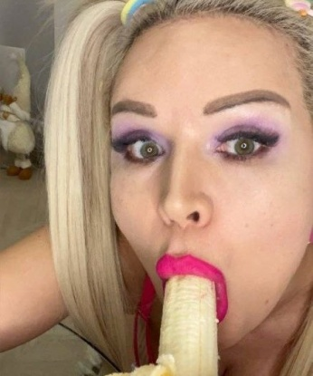 Мои услуги нацелены на ваше полное удовлетворение и релаксацию.💋 Я могу быть нежной и ласковой, а также игривой и страстной. Выбор за вами, ведь ваше удовольствие - моя главная цель.🔥 В Москве понастоящему удовлетворить вас может только я, так что не упустите свой шанс на незабываемое знакомство. Посмотрите мое портфолио для убедительных фото и отзывов. Жду с нетерпением нашей встречи в Москве!🌃 Ярослава